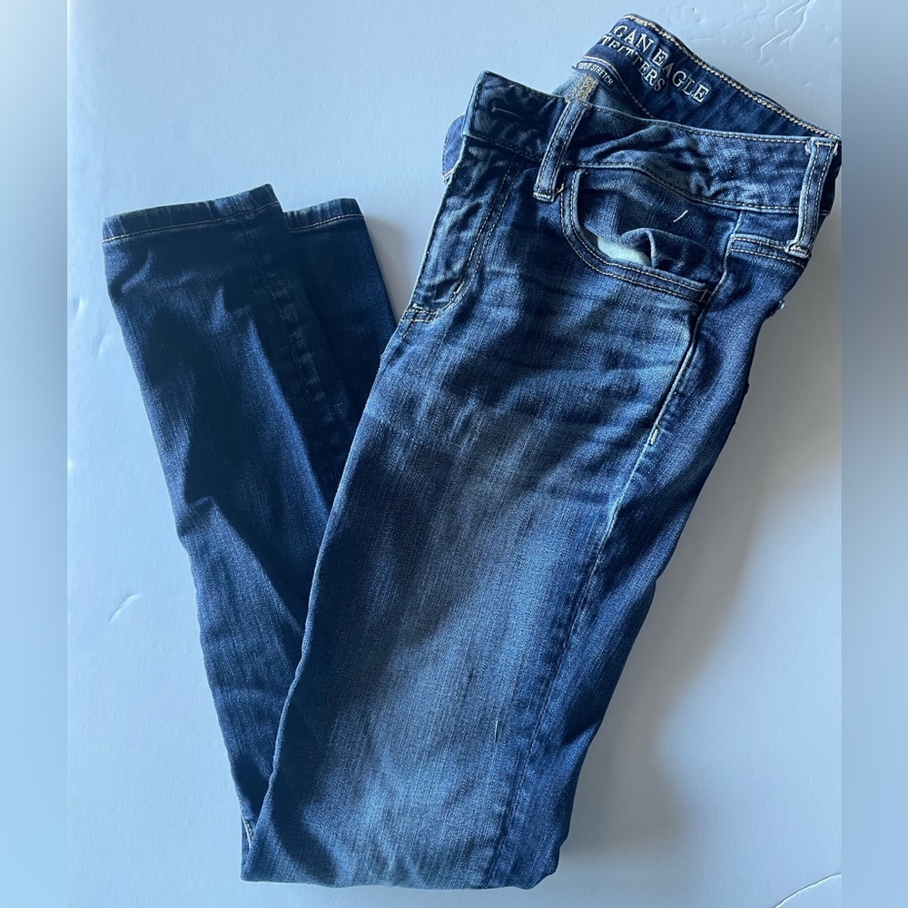 American Eagle jeans low waist. Size 6, skinny leg